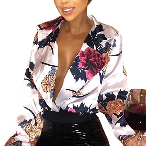 Boutique Tops - SOLDOUT Deep V Neck Floral Print Bodysuit Top